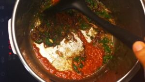 Ambur Biryani preparation